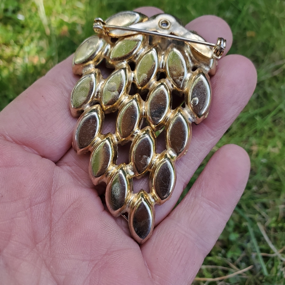 vintage glass brooch - Picture 2 of 3